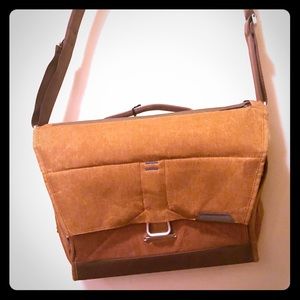 Peak Design everyday messenger bag